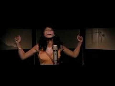 Beyonce and Jennifer Hudson at the Dreamgirls Premiere