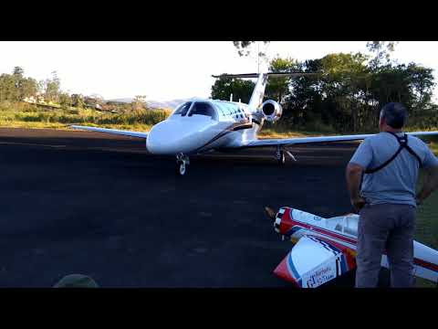 Decolagem Cessna Citation Cj1 PR-JNW .. Aeroporto de Ouro Fino / MG
