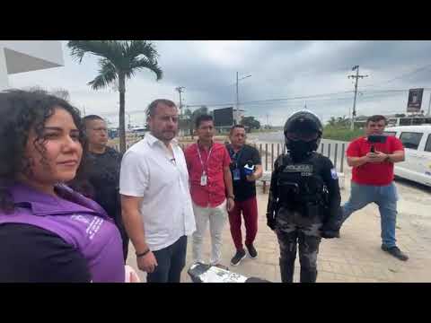 Gobernador de El Oro visita el UPC del sector de Las Praderas, cantón #Pasaje