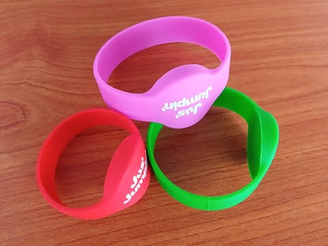 Rfid silicone wristband