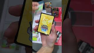 3 pacotinhos de Pokémon direto na loja #pokemon #pokemontcg #cartaspokemon #viral #fyp #booster #tcg