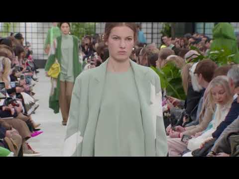 Valentino Fall 2018 Runway