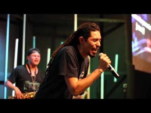 Lion RFC - Al que esta  sentado en el Trono