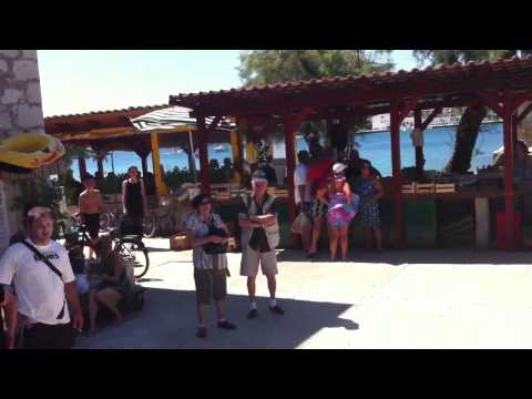 klapa Štandarac - U zalivu malom tom