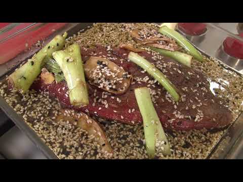Max Schlutz Makes a Vietnamese Steak Salad