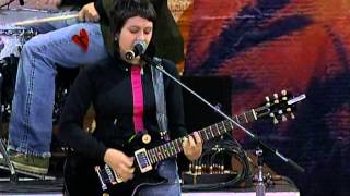 Tegan and Sara - I Know I Know I Know (Live at Farm Aid 2004)