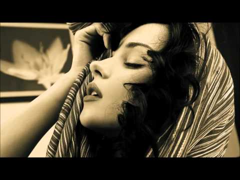 Sugar House Ft. Chelle - Looking For Love (Extended Mix)