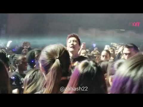 Winner 위너 in Toronto - RInga Linga + Serenade  (Hoon Solo HE WALKED INTO THE CROWD)