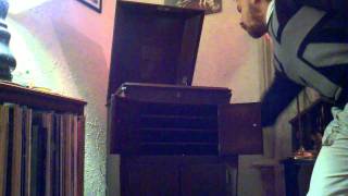 "Hark! the Herald Angels Sing," Trinity Choir, on Victor Victrola