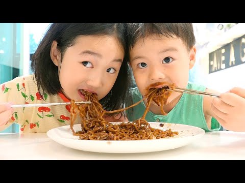 Boram shows that washing hands is not boring at all