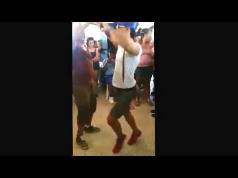 download lagu mp3 mp4 Gay Bailando, download lagu Gay Bailando gratis, unduh video klip Gay Bailando