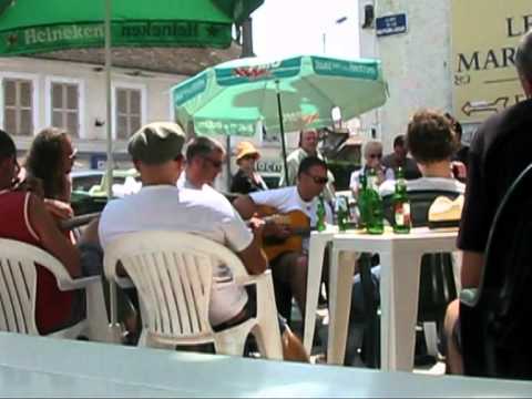 Vor Café/Bar Le Marigny in Samois-sur-Seine - III (Havana Swing Band)