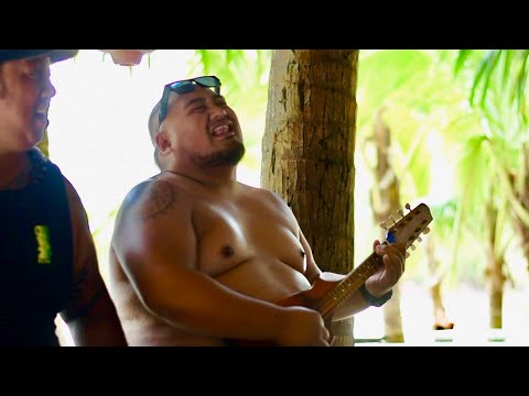 FASTEST UKULELE Player in RAROTONGA! - Cook Islands Music