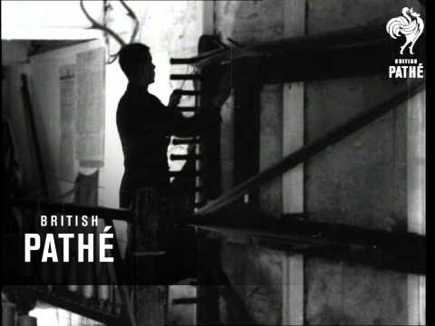 Scottish Tweed Issue Title - They're Off ! (1938)