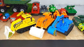Play and look for excavator toys, bulldozer toys, slender toys, backhoe toys - Heavy equipment