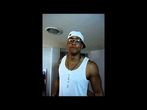 Leo Santana do Parangolé tambem é Fumêsamba.