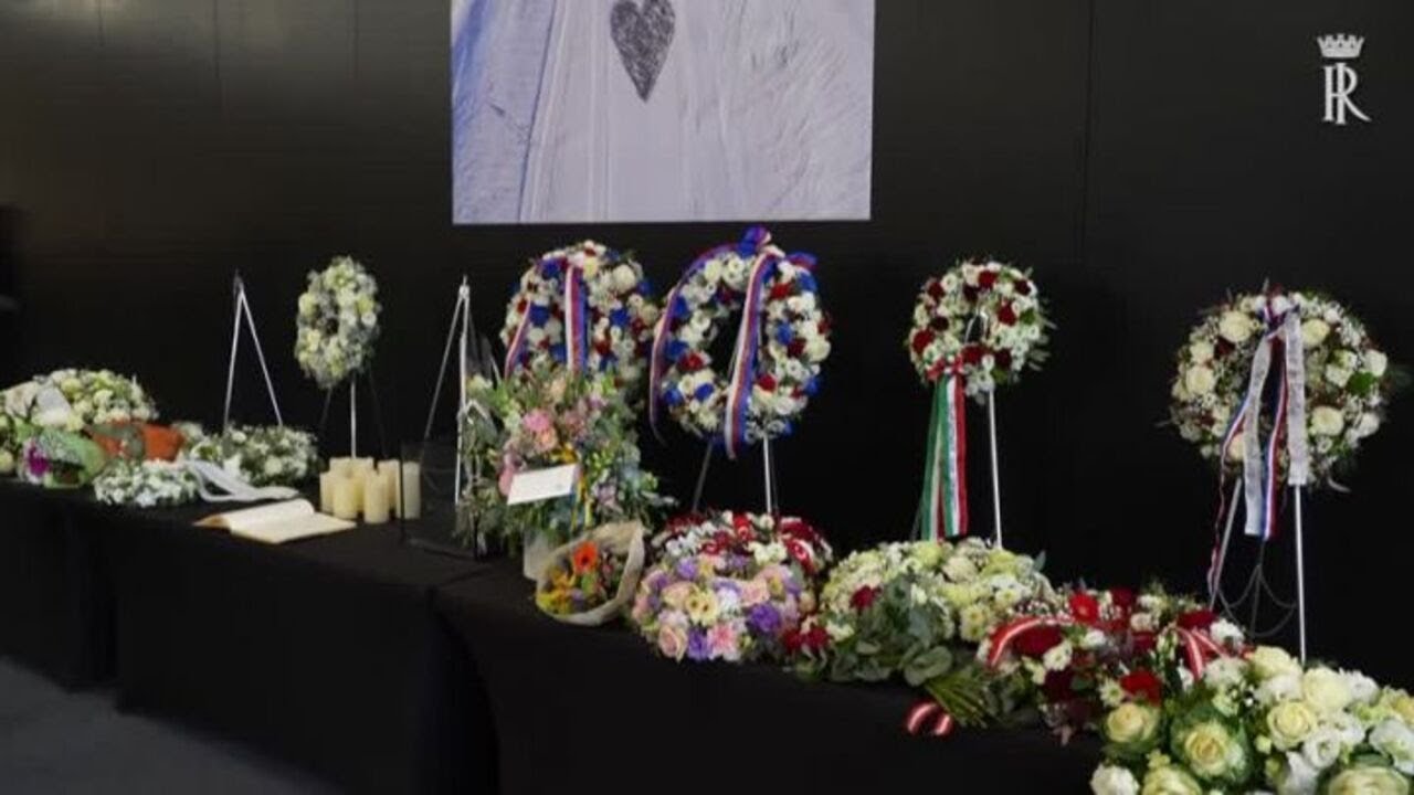 Mattarella sul libro delle condoglianze: "Giustizia per quanto accaduto"