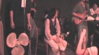 01 lobog a nyár (hangbeállás) - ak koncert - Műhely, BP - 2003.m4v