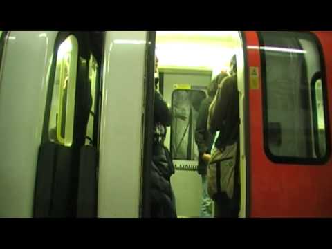 Lee Scratch Perry & Dub Syndicate - Night Train (London Underground)