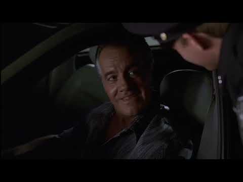 Maffiózók 2/6 - Paulie a rendőrnek: "Na menjél most már a dolgodra!"