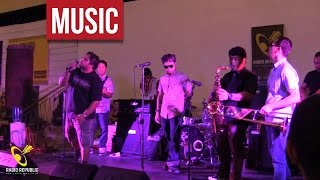 Neighbors - "Johnny the horse" Live!