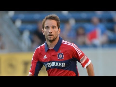 GOAL: Mike Magee slips it past Nielsen from the top of the box | Chicago Fire vs. Sporting KC