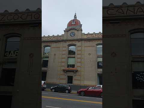 Este edificio es un icono en los barrios de Barracas/La Boca en la ciudad de Buenos Aires.