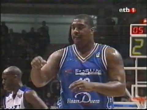 LIGA ACB 2001  Tau Ceramica Baskonia Forum Valladolid