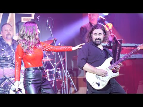 Chloe Castledine Brings 'Beat It' to Life | Full Band Live