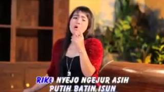 Download lagu Sandiworo reny farida by ayutirtha mp3 Download lagu Sandiworo reny farida by ayutirtha mp3