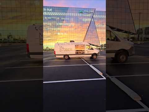 A full-fledged barbershop on wheels that comes directly to your home, office, yeshiva, or event!