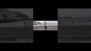 強風すぎて飛ばされそう #強風 #スカート #shorts