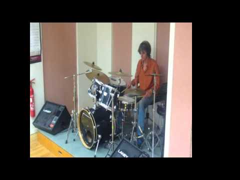 drum demo : Tresillo cubano on the drumset
