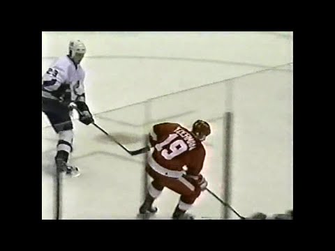 01/02 RS: Van @ Det - 12/19/01 (Det Goals)
