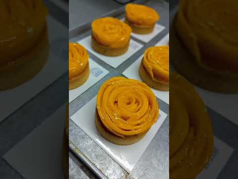 Just looking like a wow! 😍❤ #desserts #frenchdesserts #entremets #pastrychef