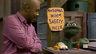 Classic Sesame Street - Oscar Teaches Slimey How To Cross the Street