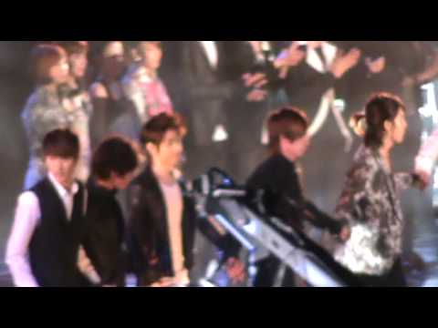 (FANCAM) Opening of the 2009 Dream Concert