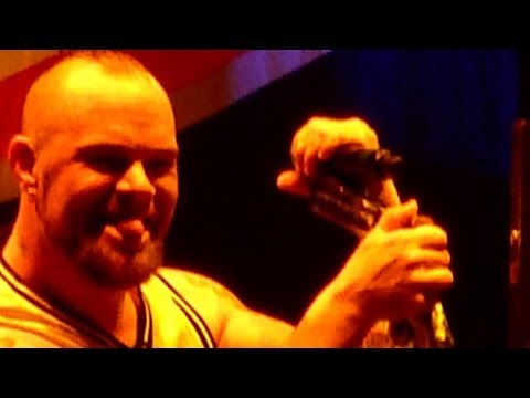 Five Finger Death Punch - Never Enough  (Live - Phones 4u Arena, Manchester, UK, Nov 2013)