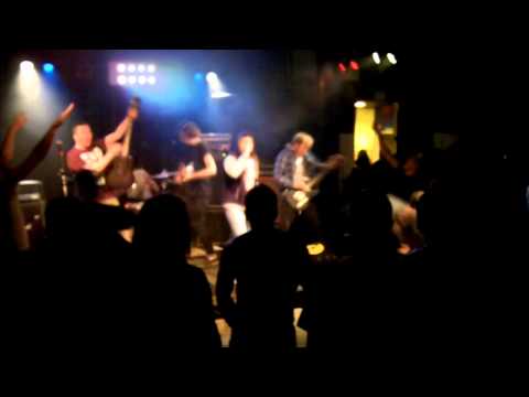 The Howling (live)