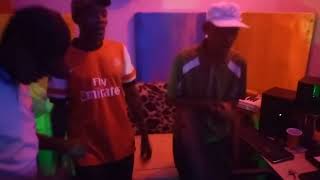 Download lagu uzau band studio making zaina mp3