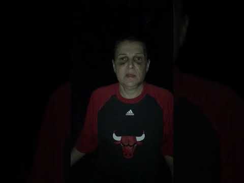 Бабка разбила стекло в машине, думала что там президент.