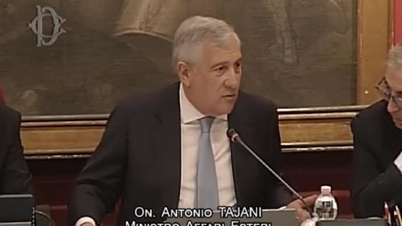 Tajani interrotto ad audizione alla Camera: Faccio il parlamentare dal '94, mai comportato cosi