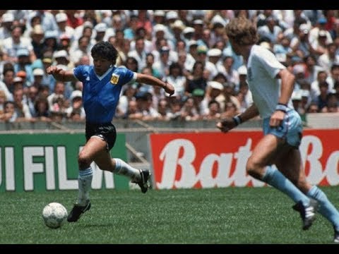 ¿QUE ES DIOS? homenaje a Maradona