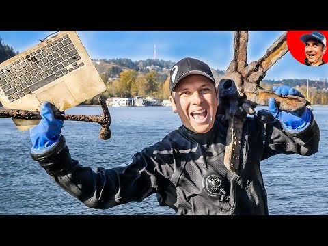 Found MacBook in River while Scuba Diving in Portland! Video