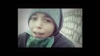 طفل ينشد قلي لماذا لاتصلي