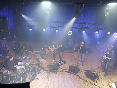Moonradio - Falling [Bevrijdingsfestival Leeuwarden 2021]