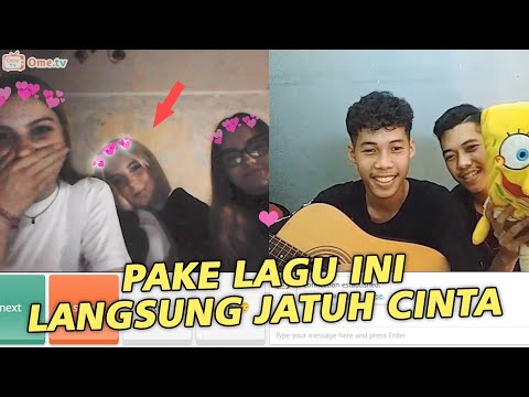 reaksi-cewek-rusia-ketika-dinyanyiin-cowo-indo-ome-tv-internasional