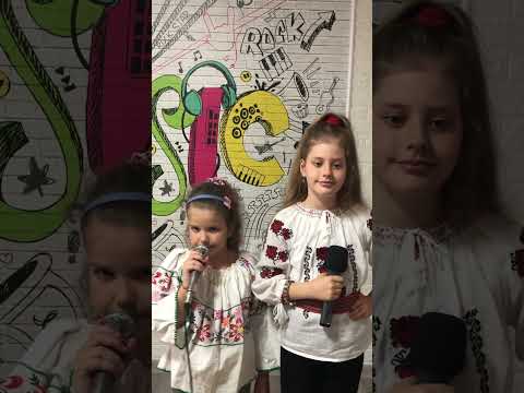 Izabela Breben si Sara Pircalabu- Pe campul cu florile