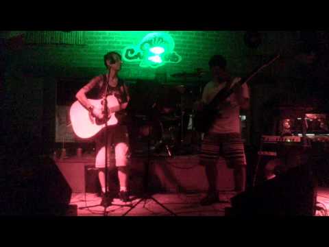 Nanda Vieira - Bauru (Come Together/The Wall)