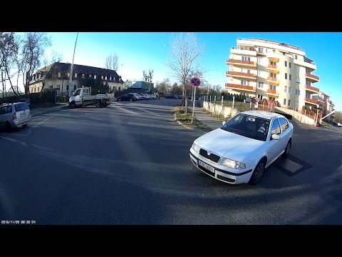 KBL-005 Balra nem néz - Doesn't look left